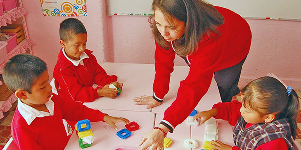 Acompañamiento académico de las estudiantes de la ENMJN: