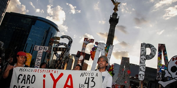 Ayotzinapa vive