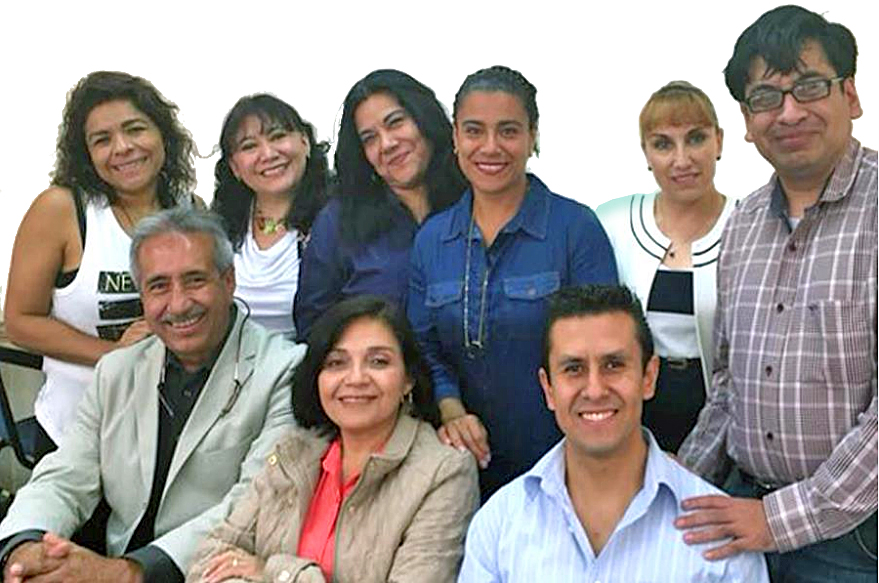 El director de la Normal, a la extrema izquierda, con parte de su equipo
